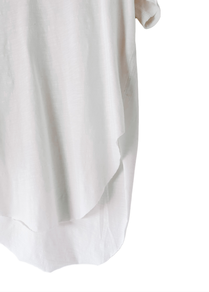 pebby forevee Side Slit Tee PREMIUM PLUNGE V-NECK SIDE SLIT TEE (white)