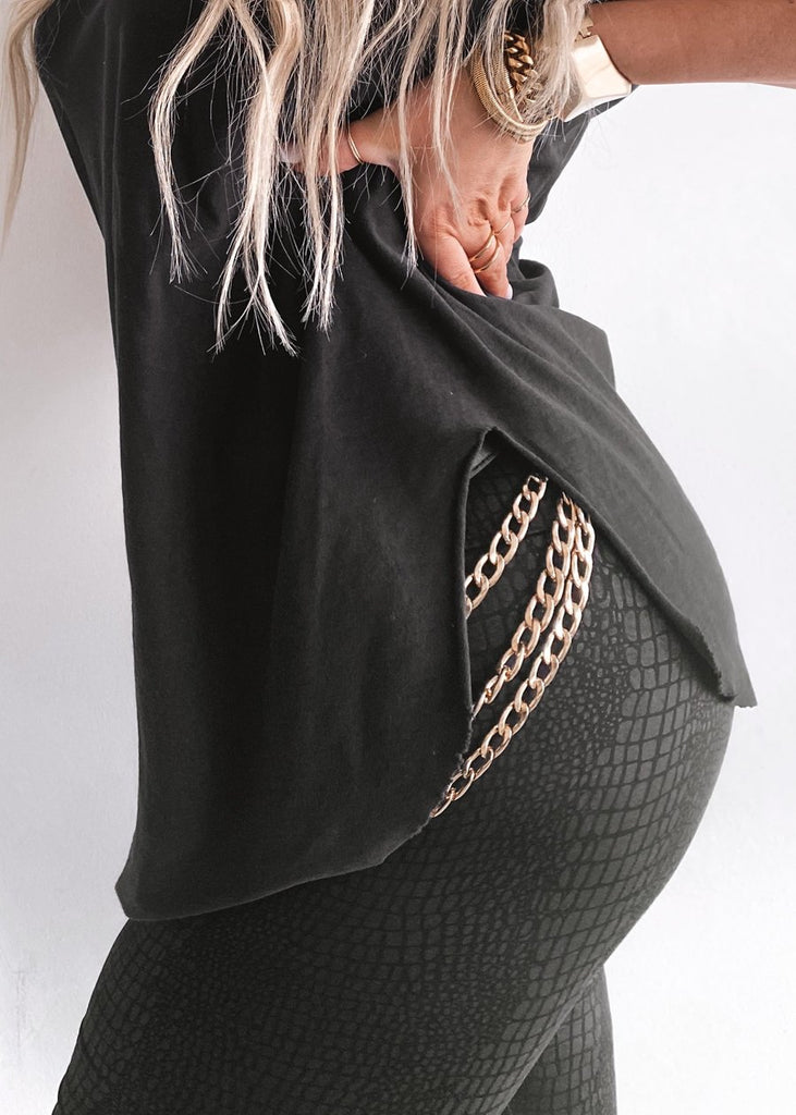 pebby forevee Side Slit Tee REBEL WITHOUT A CLAUS SIDE SLIT TEE