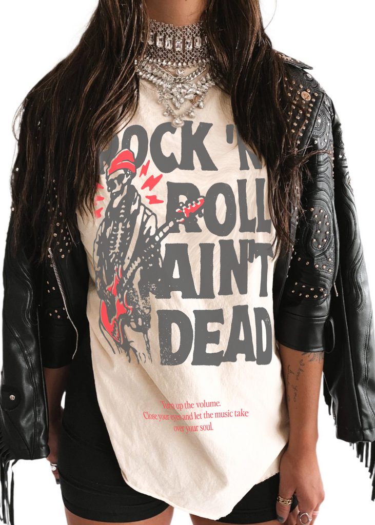 pebby forevee Side Slit Tee ROCK N' ROLL AIN'T DEAD SIDE SLIT TEE