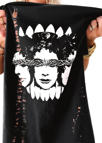 pebby forevee Side Slit Tee SEEING RED BLEACHED OUT SIDE SLIT TEE