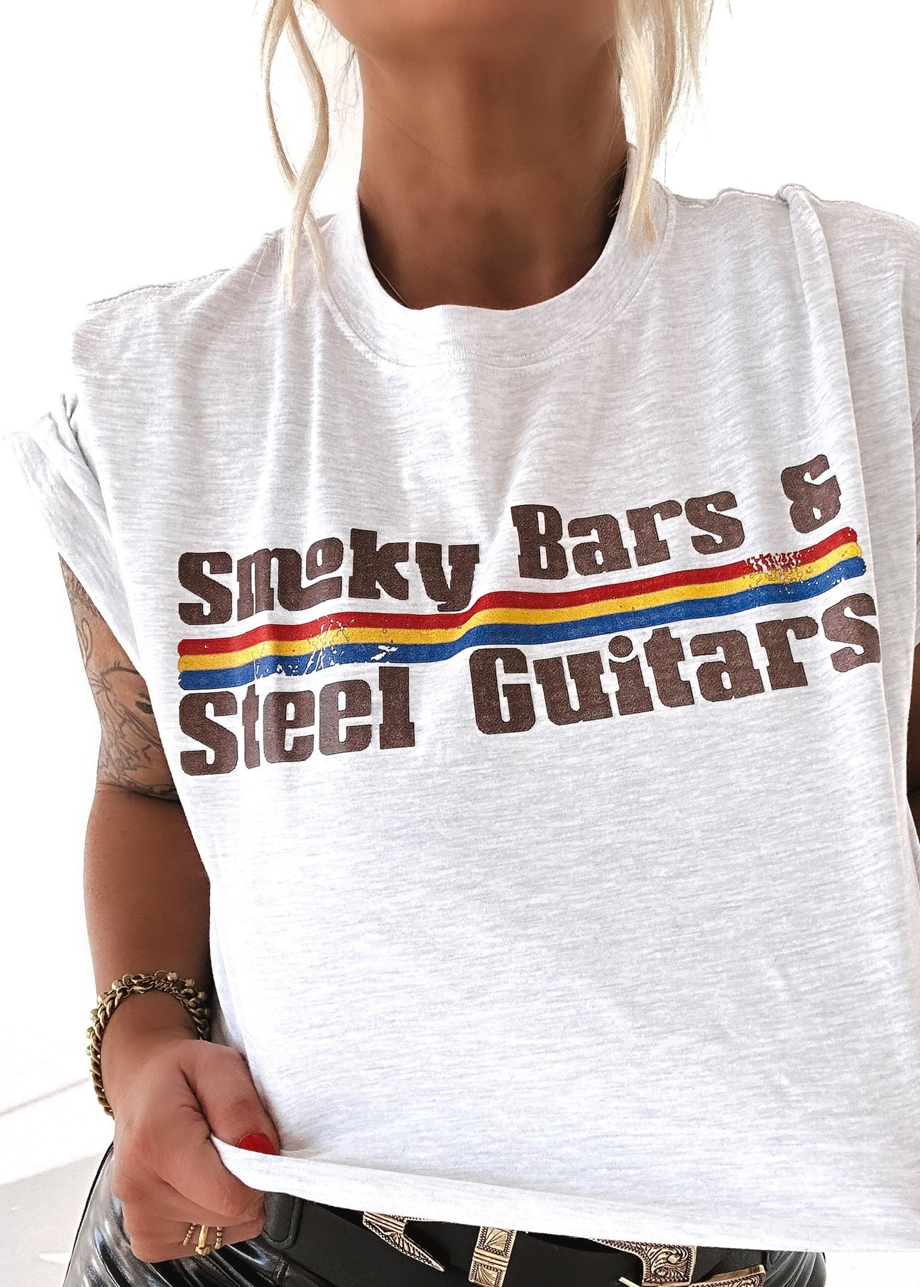 pebby forevee Side Slit Tee SMOKY BARS & STEEL GUITARS SIDE SLIT TEE