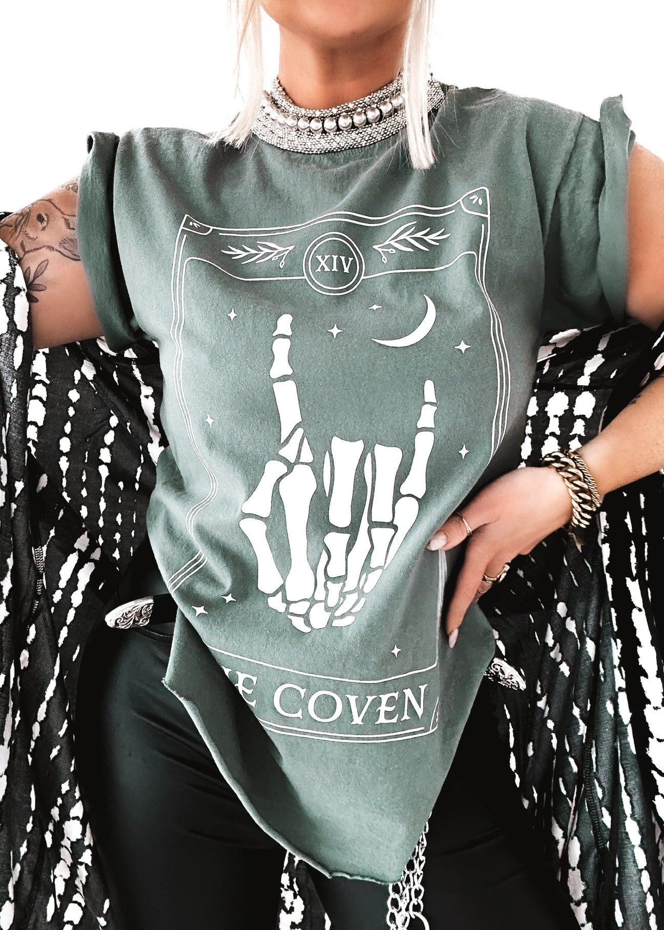 pebby forevee Side Slit Tee THE COVEN TAROT SIDE SLIT TEE