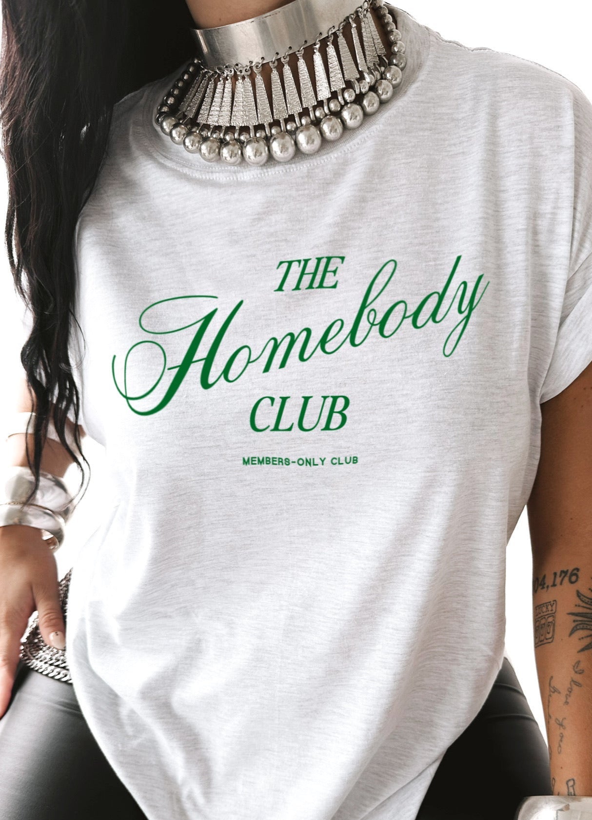 pebby forevee Side Slit Tee THE HOMEBODY CLUB SIDE SLIT TEE