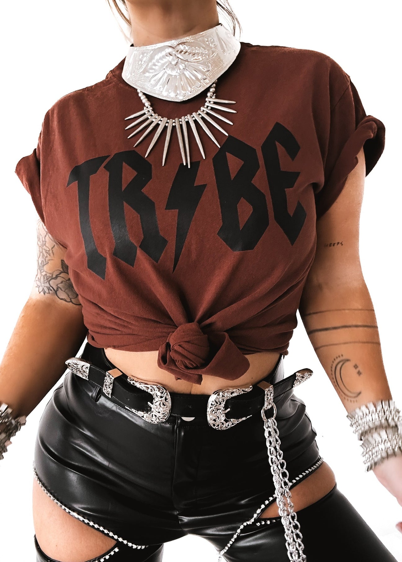 pebby forevee Side Slit Tee TRIBE (LIGHTENING) SIDE SLIT TEE
