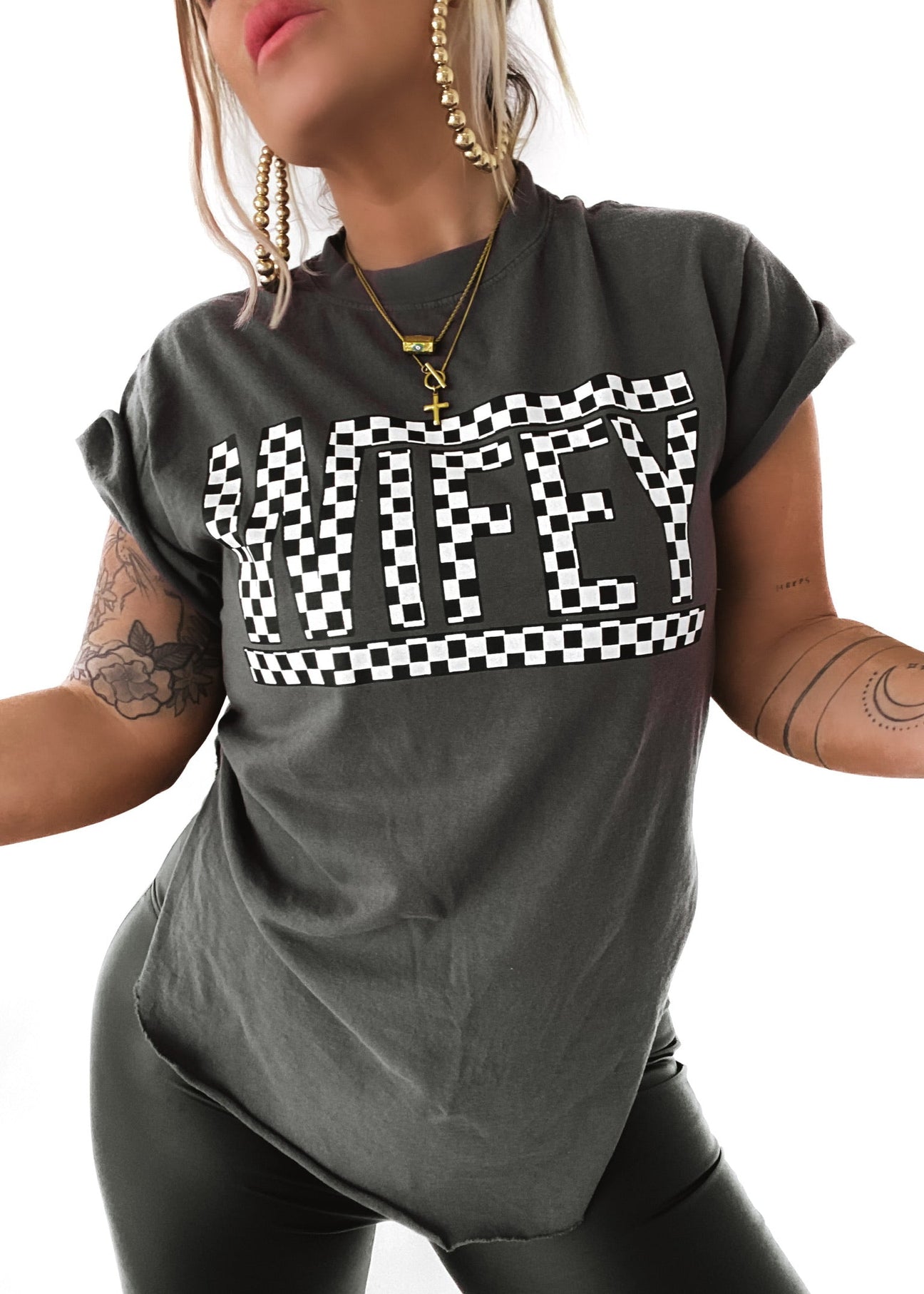 pebby forevee Side Slit Tee WIFEY SIDE SLIT TEE