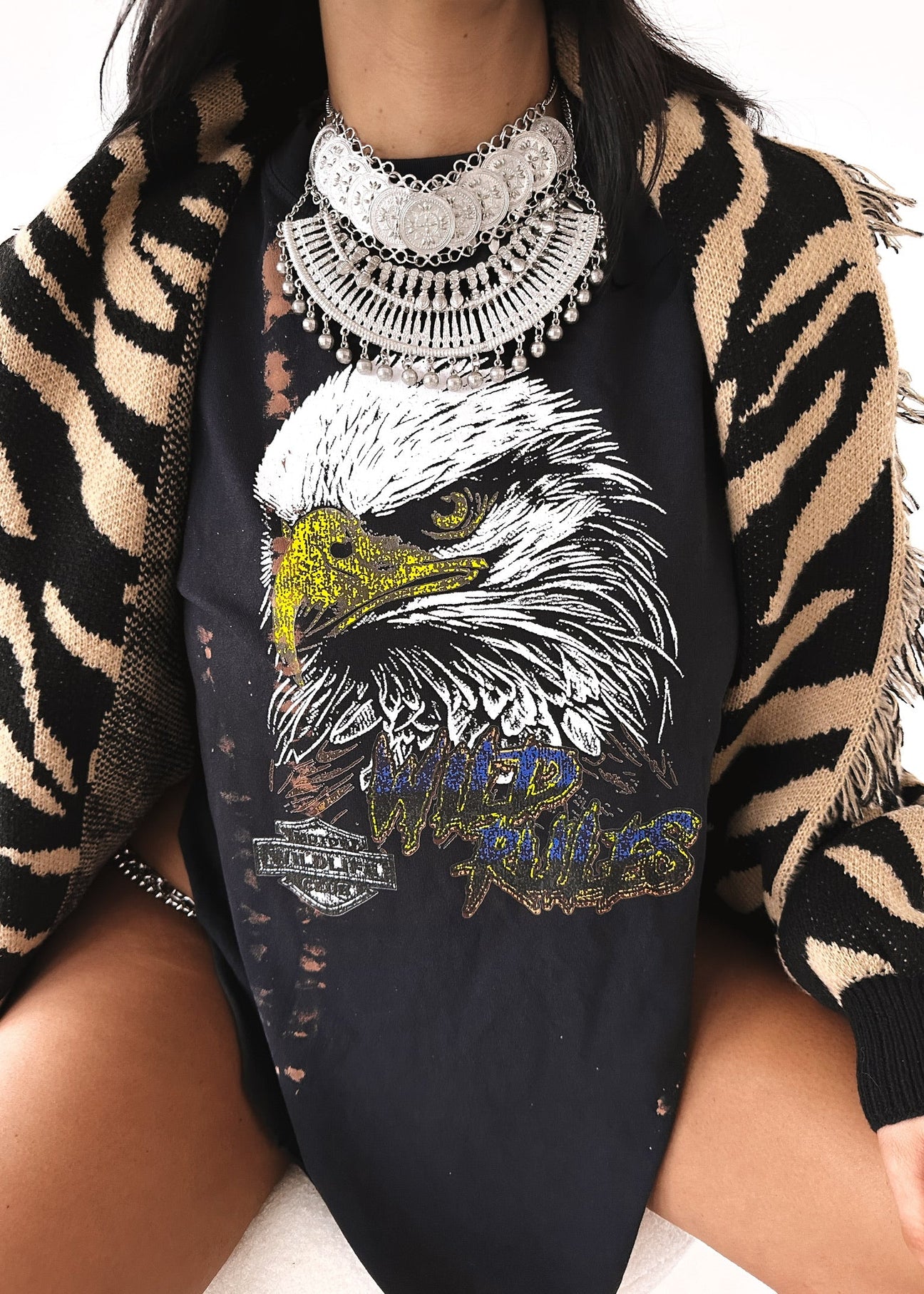 pebby forevee Side Slit Tee WILD RULES BLEACHED OUT SIDE SLIT TEE