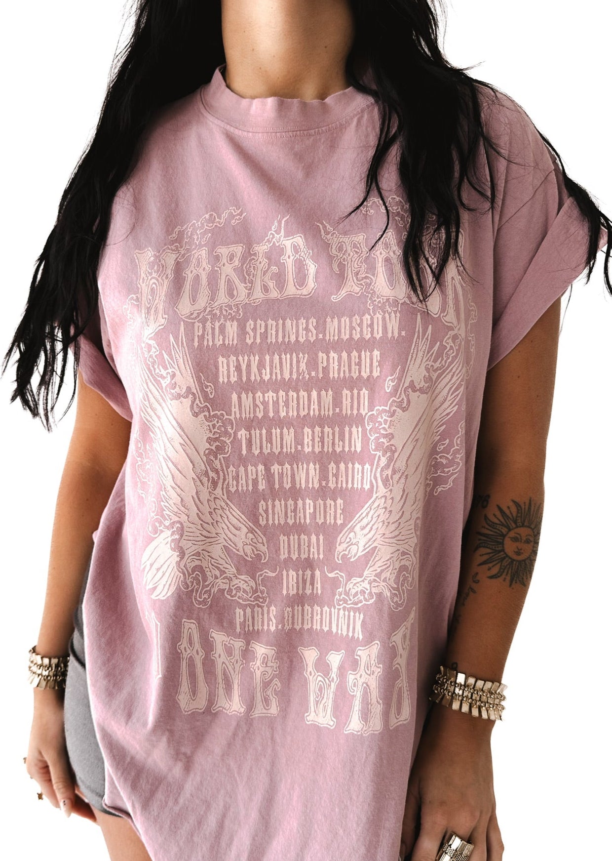 pebby forevee Side Slit Tee WORLD TOUR SIDE SLIT TEE
