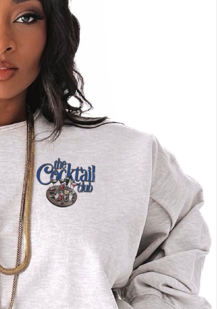 pebby forevee Sweatshirt THE COCKTAIL CLUB CROPPED GRAPHIC SWEATSHIRT