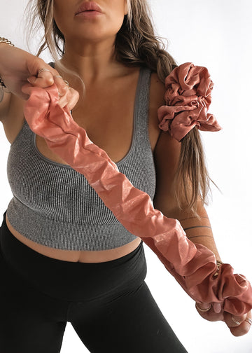 pebby forevee Carnation FOR THICK HAIR SUPER STRETCH SCRUNCHIE
