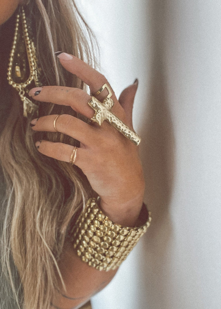 pebby forevee Ring Gold OVERSIZED CROSS STATEMENT RING