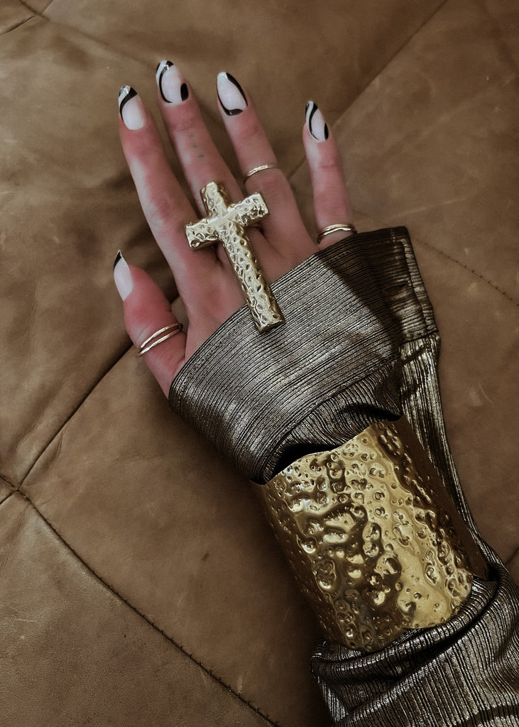 pebby forevee Ring Gold OVERSIZED CROSS STATEMENT RING