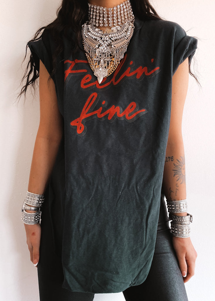 pebby forevee Side Slit Tee FEELIN' FINE SIDE SLIT TEE