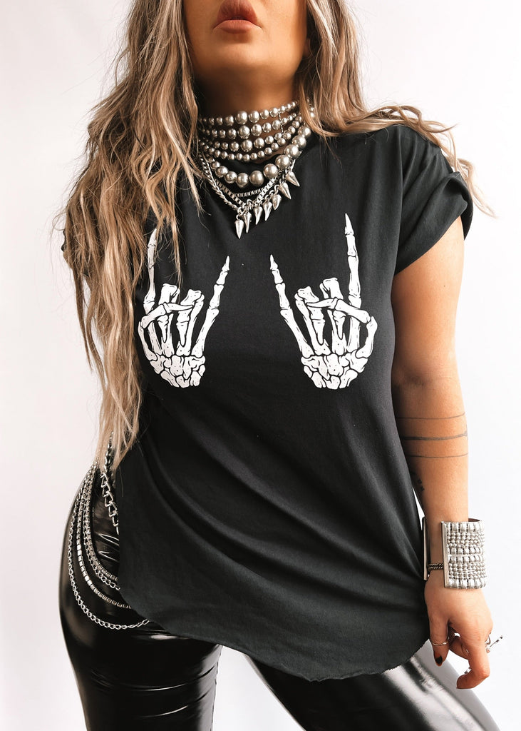 pebby forevee Side Slit Tee KEEP YOUR HANDS ON ME SIDE SLIT TEE