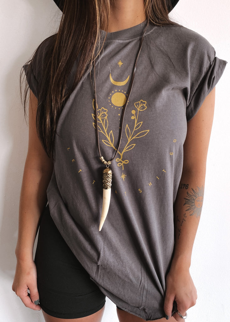 pebby forevee Side Slit Tee LET THAT SHIT GO SIDE SLIT TEE