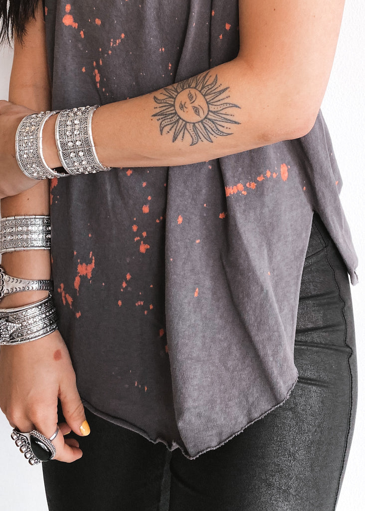 pebby forevee Side Slit Tee PEBBY BASICS BLEACHED OUT STONE SIDE SLIT TEE