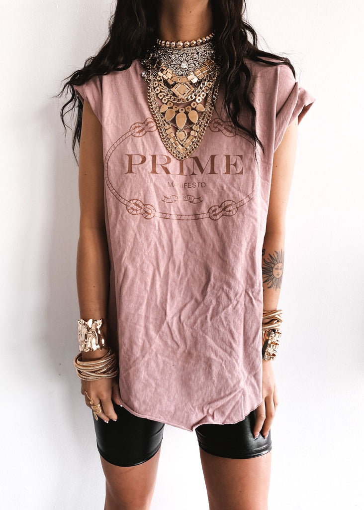 pebby forevee Side Slit Tee PRIME MANIFESTO SIDE SLIT TEE
