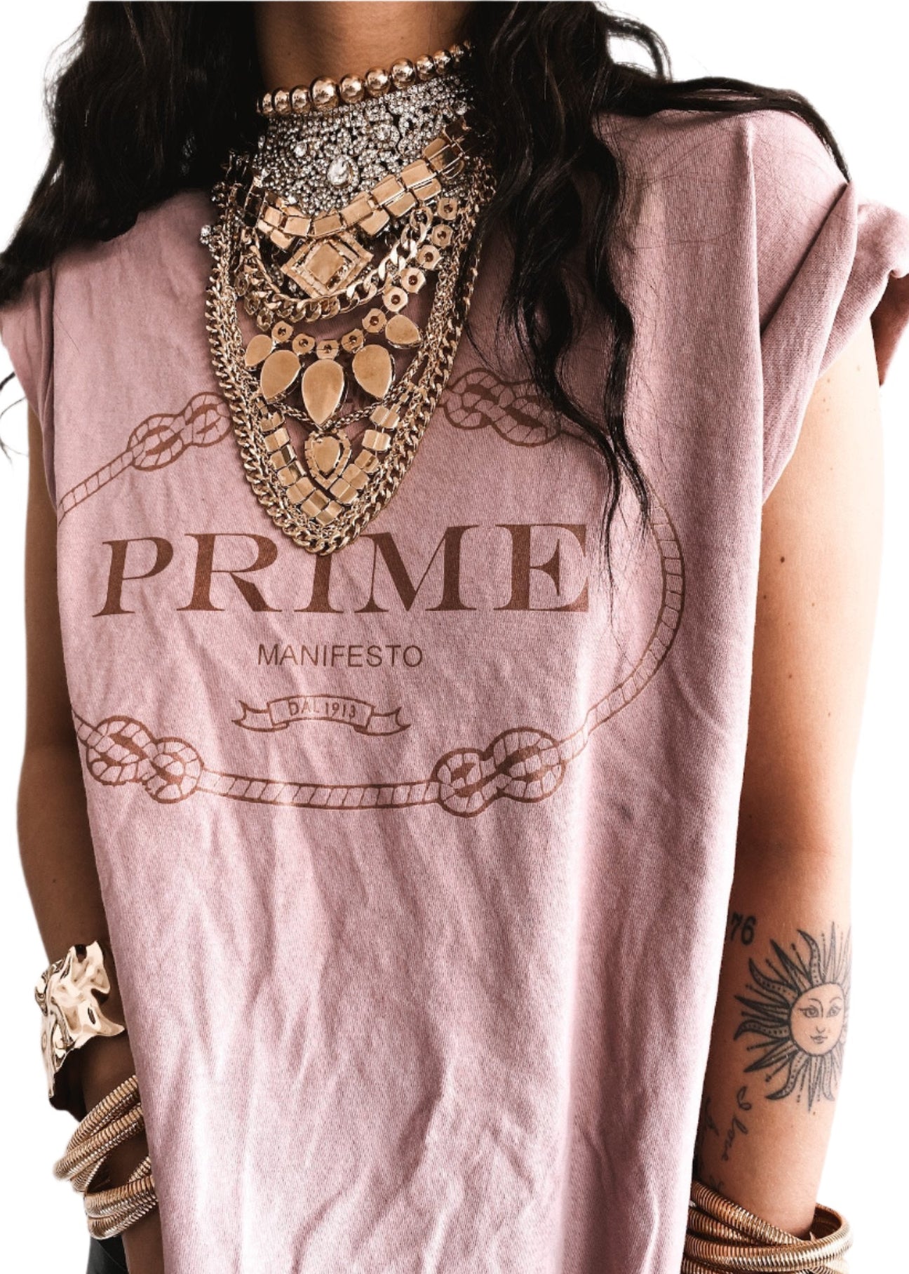 pebby forevee Side Slit Tee PRIME MANIFESTO SIDE SLIT TEE
