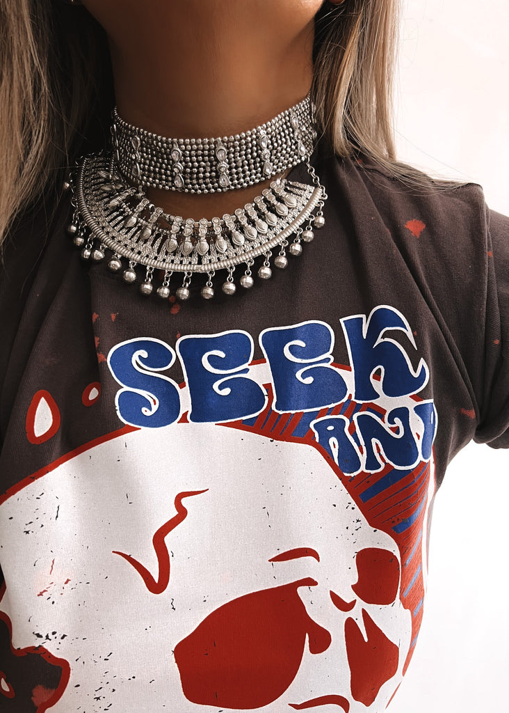 pebby forevee Side Slit Tee SEEK AND YOU WILL FIND SIDE SLIT TEE