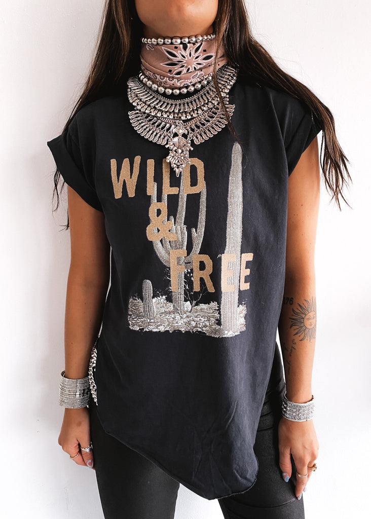 pebby forevee Side Slit Tee WILD AND FREE SIDE SLIT TEE